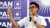 Ketua DPW PAN Provinsi DKI Jakarta Eko Hendro Purnomo atau Eko Patrio (tengah) memberi pengarahan saat konsolidasi bakal calon anggota legislatif di Jakarta, Sabtu (24/3). Ratusan orang daftar bakal caleg lewat PAN. (Liputan6.com/JohanTallo)