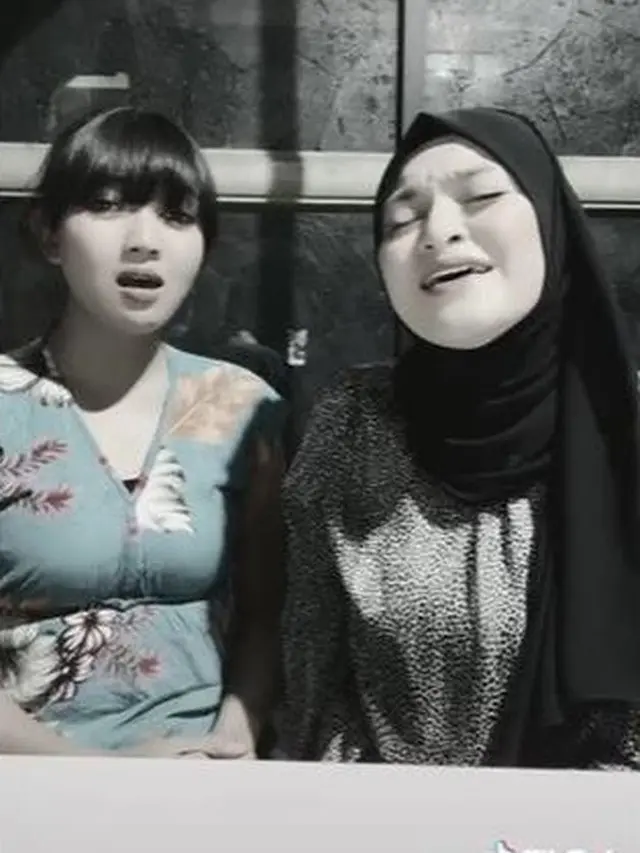 Diduga Jadi Orang Ketiga, Ini 6 Potret Kebersamaan Riesca Rossianna dan Nathalie Holscher
