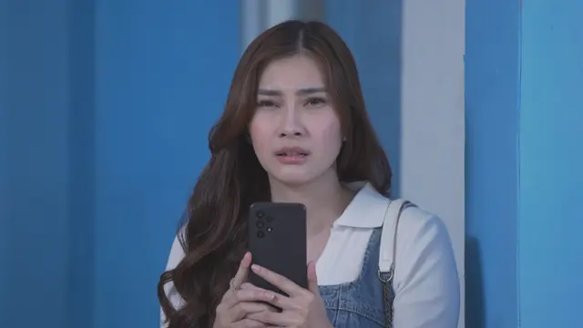 Di Antara Dua Cinta