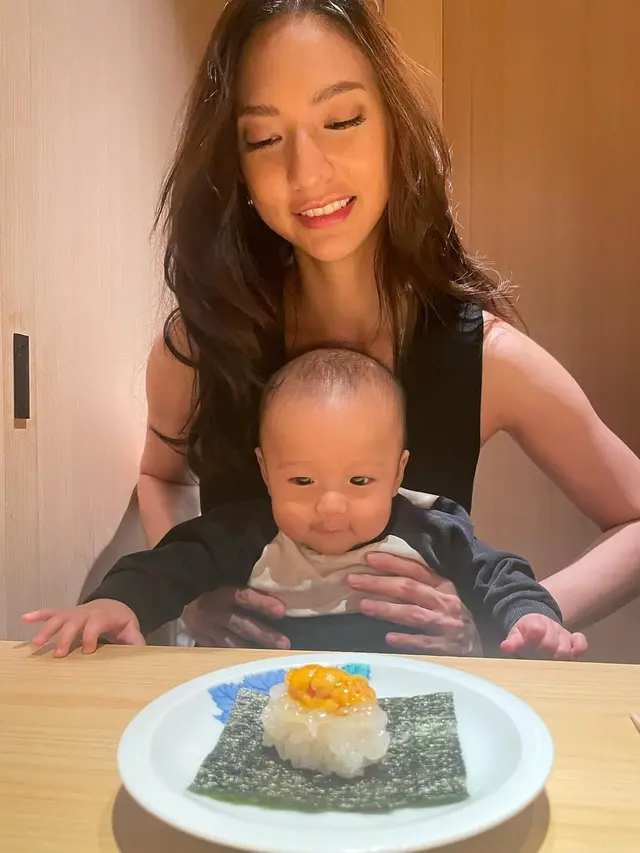7 Potret Liburan Nadia Saphira di Jepang, Sang Anak Bikin Salah Fokus