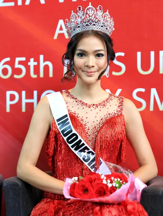 Putri Kusuma Wardani Ketua Dewan Pembina Yayasan Putri Indonesia mengatakan, bahwa keterlibatan Kezia di ajang kontes kecantikan itu bisa menarik perhatian dari penampilannya yang anggun dengan busana rancangan Ivan Gunawan. (Adrian Putra/Bintang.com)