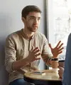 Memulai Percakapan dengan Orang Baru (magnific.com)