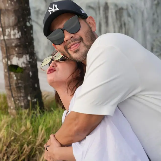 Dewi Perssik dan Rian Ibram