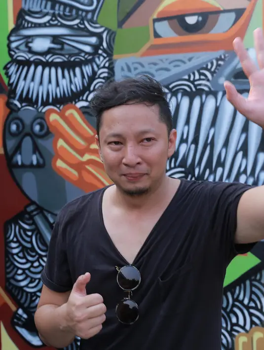 Ditemui di Studio Rossi, Fatmawati, Jakarta Selatan, Senin (14/9/2015), Ringgo mengaku jika profesi barunya sebagai anak band ini tidak akan dijadikannya sebagai sumber penghasilan utama. (Galih W. Satria/Bintang.com)