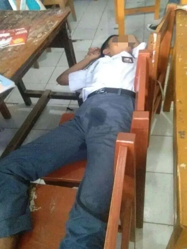 6 Aksi Murid Mainan Kursi Ini Absurd Banget, Bikin Ngakak