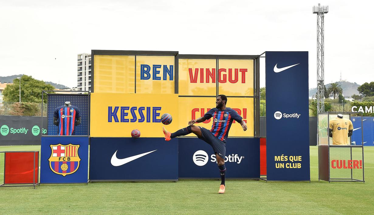 Selama tiga musimnya di Milan, Kessie tercatat telah membuat total 224 penampilan dengan mencetak 39 gol di berbagai kompetisi resmi. (AFP/Pau Barrena)