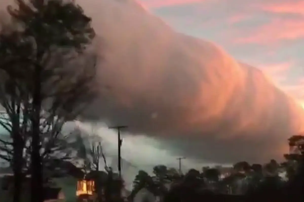 Awan aneh yang menggulung di langit Richmond, Virginia. (Twitter/@amandacreger)