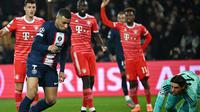 Kylian Mbappe beraksi dalam laga PSG versus Bayern Munchen pada 16 besar Liga Champions 2022/2023 di Parc des Princes, Rabu (5/2/2023) dini hari WIB. (AFP/Anne-Christine Poujoulat)