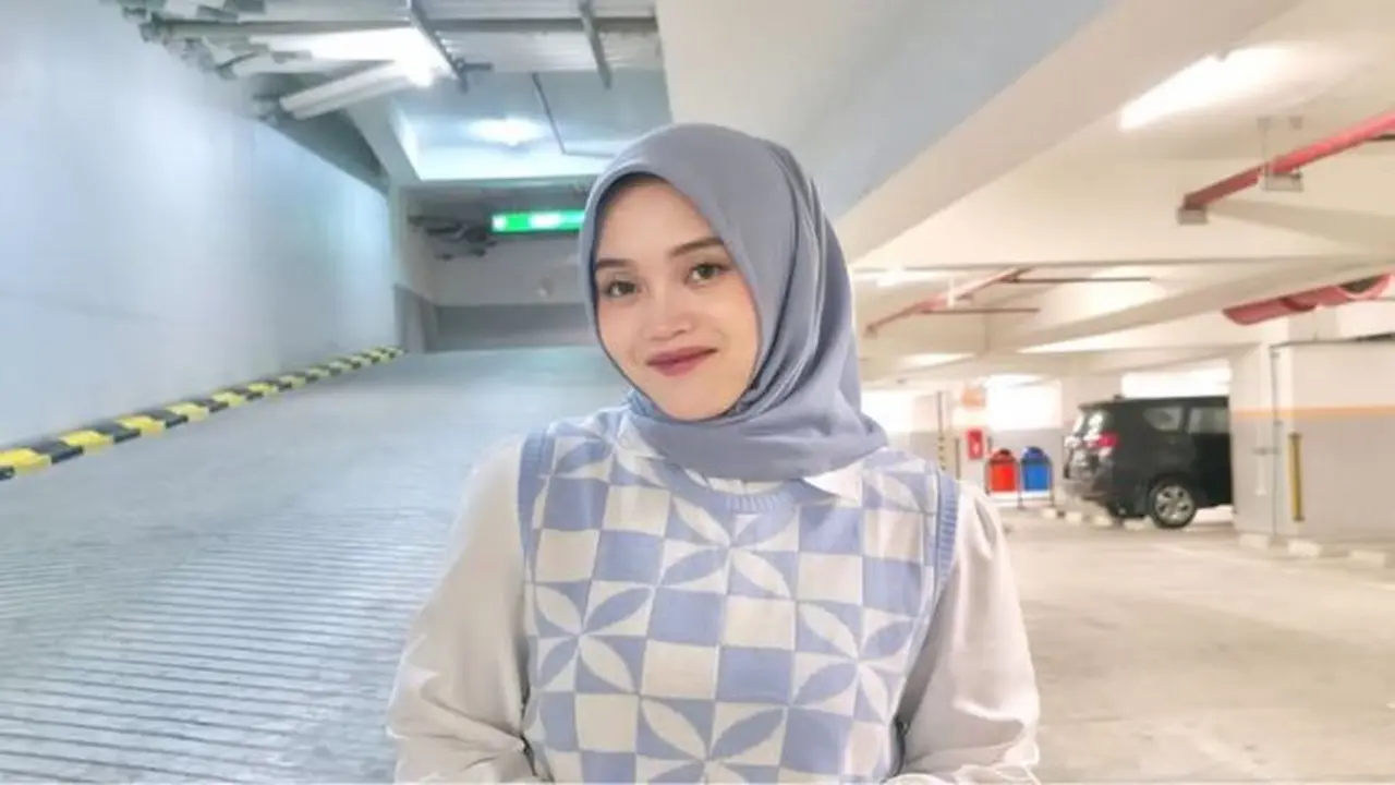 Potret Terbaru Putri Delina Anak Sule. (instagram/putridelinaa)