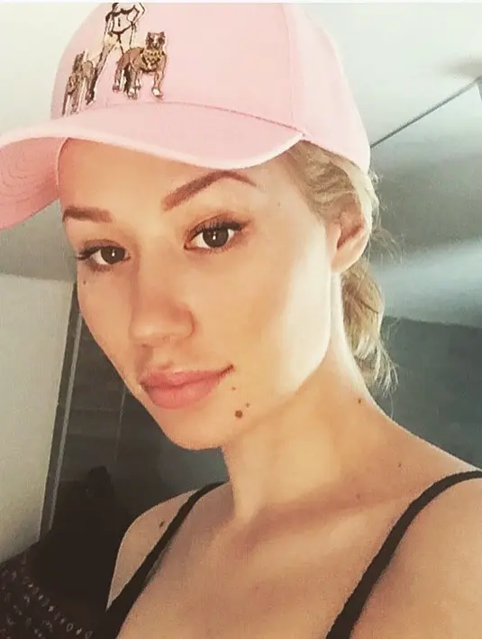 Lewat Twitter, Iggy Azalea pun menjelaskan pertemuan tak disengajanya dengan Nick di restoran itu. (instagram/thenewclassic)