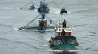 Kementerian Kelautan dan Perikanan (KKP) menangkap enam kapal yang terlibat illegal fishing di perairan Natuna dan Sulawesi. Seluruhnya adalah kapal ilegal berbendera negara asing, dengan 5 berbendera Filipina, dan 1 Vietnam.