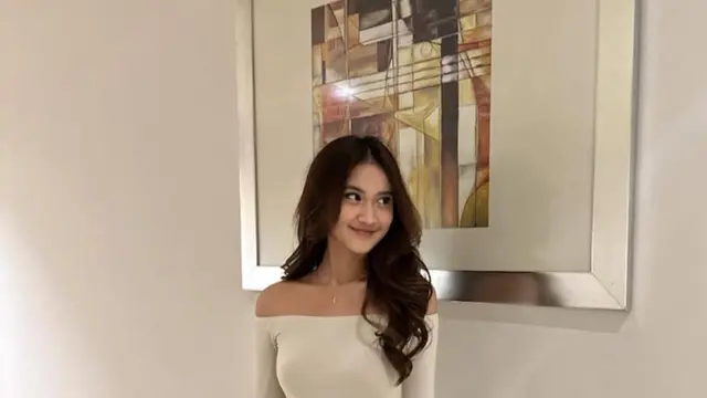 Harleyava Princy buktikan dress putih selalu timeless. (credit:instagram.com/harleyavaprincy)