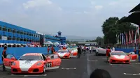 Suasana balap mobil Ferrari F430