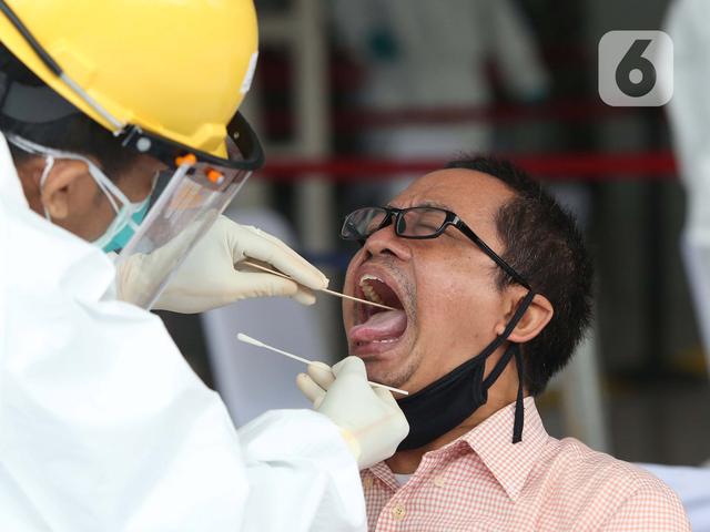 Dokter Uea Tes Swab Corona Covid 19 Tidak Membatalkan Puasa Ramadan Ramadan Liputan6 Com