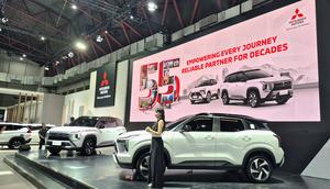 Mitsubishi Destinator dan Mitsubishi Xforce edisi spesial 55th Anniversary di ajang IIMS 2026 yang digelar pada 5–15 Februari 2026 di JIEXPO Kemayoran, Jakarta.