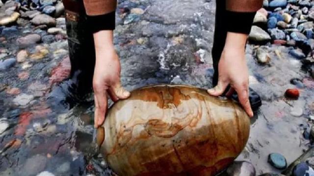 Penduduk Desa Di China Jadi Miliarder Berkat Jualan Batu Hias.