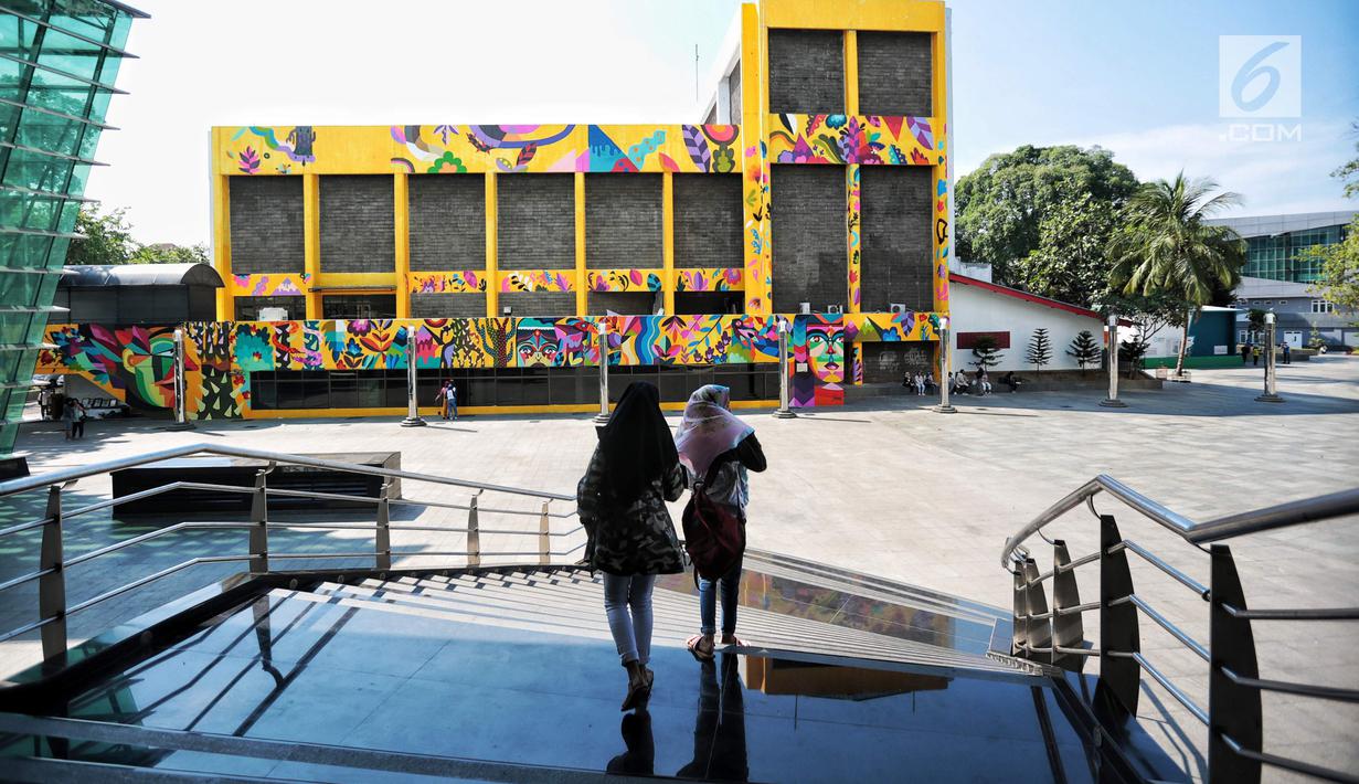 Foto Keren Seniman Kolombia Buat Seni Mural Di Taman