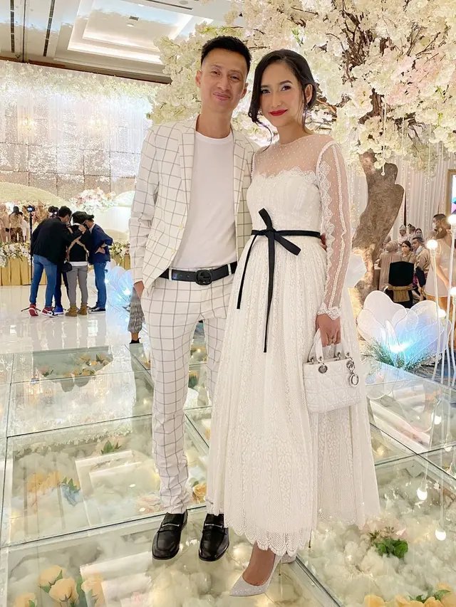 6 Potret Zora Vidyanata dan Suami yang Jadi Produser Kreatif Suci Dalam Cinta SCTV