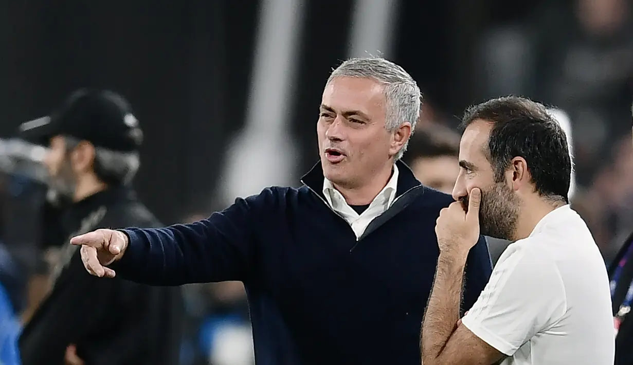 MU ialah klub dengan torehan sejarah dan prestasi yang mentereng. Hingga saat ini hanya Zidane lah yang memenuhi kriteria tersebut. (AFP/Marco Bertorello)
