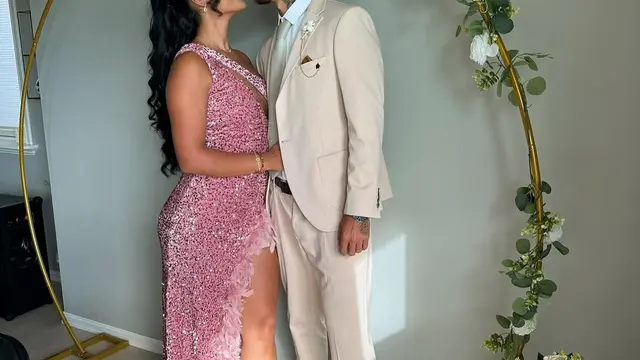 Kemesraan Pemain Timnas Indonesia Shayne Pattynama Bareng Tunangannya. (instagram/s.pattynama, instagram/x.m.m.8)