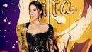 <p>Pada acara FFI 2022 Anya Geraldine tampil anggun dalam balutan kebaya hitam. Dipadu dengan rok batik high slit dan selendang karya Anne Avantie penampilannya memberi kesan elegan. [Instagram/anyageraldine]</p>