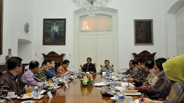 Adanya rencana Presiden Joko Widodo atau Jokowi akan pindah kantor ke Istana Bogor, Jawa Barat, menuai pro dan kontra dari masyarakat Kota Bogor. 