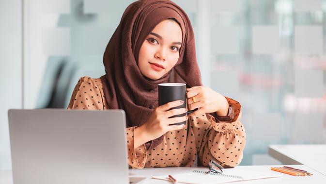 Bekerja Di Kantor Atau Di Rumah Semua Tetap Perlu Disyukuri Lifestyle Fimela Com