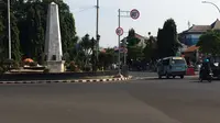 Tugu Tentara Siliwangi di perempatan Kejaksan, Kota Cirebon, Jawa Barat. (Liputan6.com/Panji Prayitno)