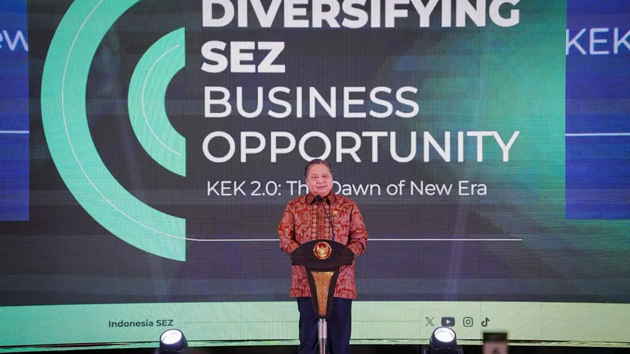 Menteri Koordinator Bidang Perekonomian Airlangga Hartarto dalam acara Indonesia Special Economic Zone Business Forum: Diversifying SEZ Business Opportunity, Senin (9/12)