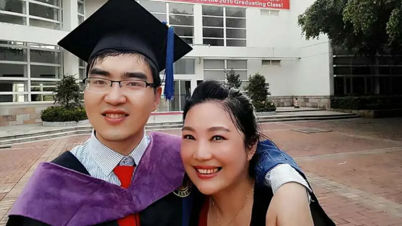 [Bintang] Sempat Dianggap Lemot, Pria Ini Justru Berhasil Masuk Harvard