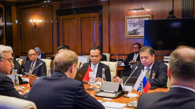 Menteri Koordinator Bidang Perekonomian Airlangga Hartarto mengadakan pertemuan khusus dengan sejumlah pejabat Rusia.