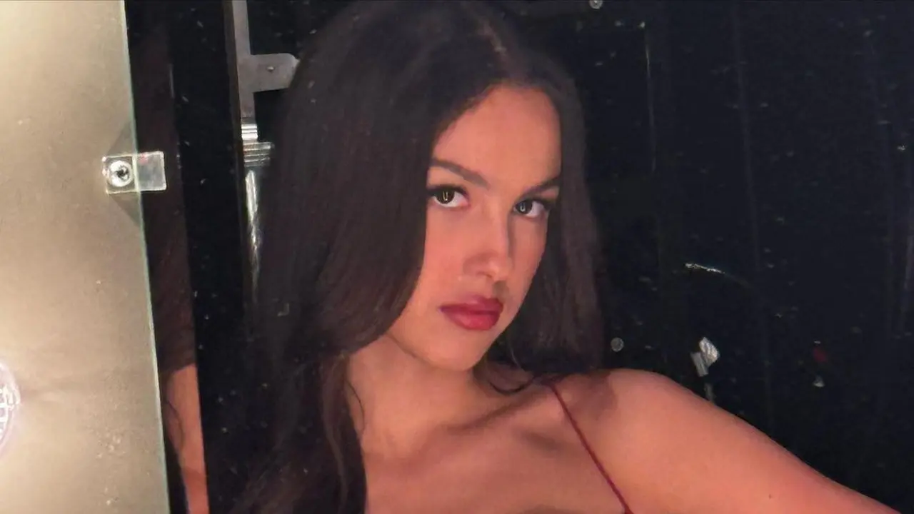 Pengalaman Olivia Rodrigo Diinterogasi Petugas Imigrasi Gara-gara Namanya Sama dengan Kriminal