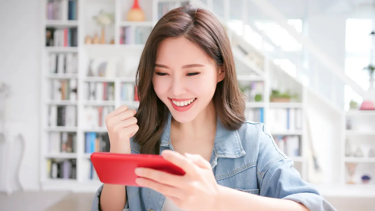perempuan main game
