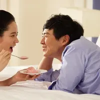 Han Gai In dan Yeon Jung Hoon resmi menjadi orang tua (via soompi.com)