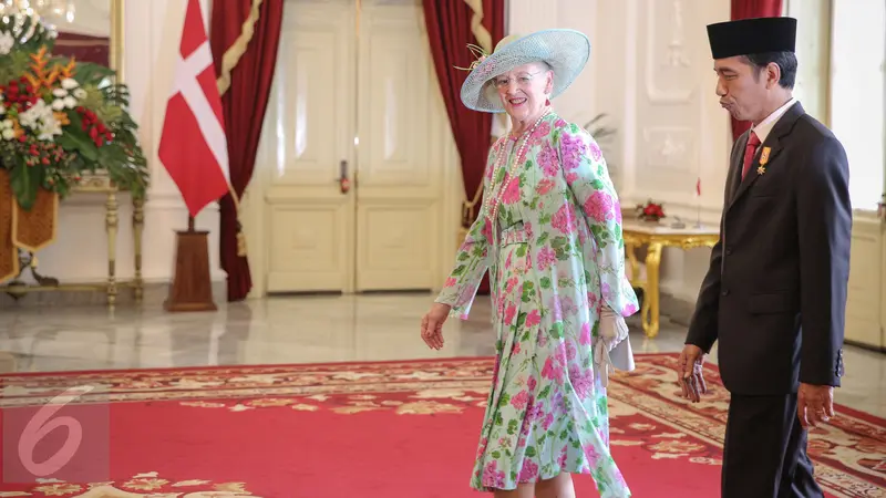 20151022-Jokowi Sambut Kedatangan Ratu Denmark di Istana-Jakarta