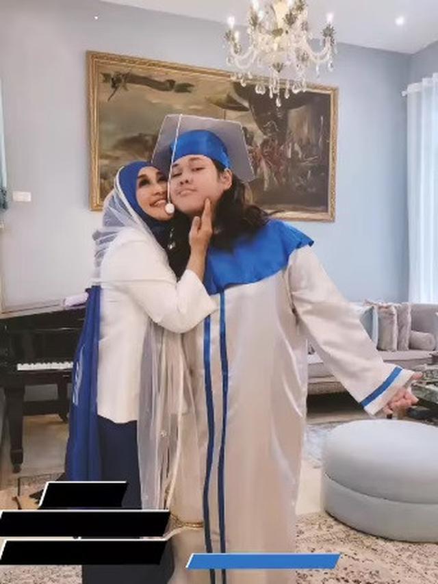 Adrian Tegar Maharadja Bago putra Paramitha Rusady lulus SMP (Foto: Instagram @paramitha118real)
