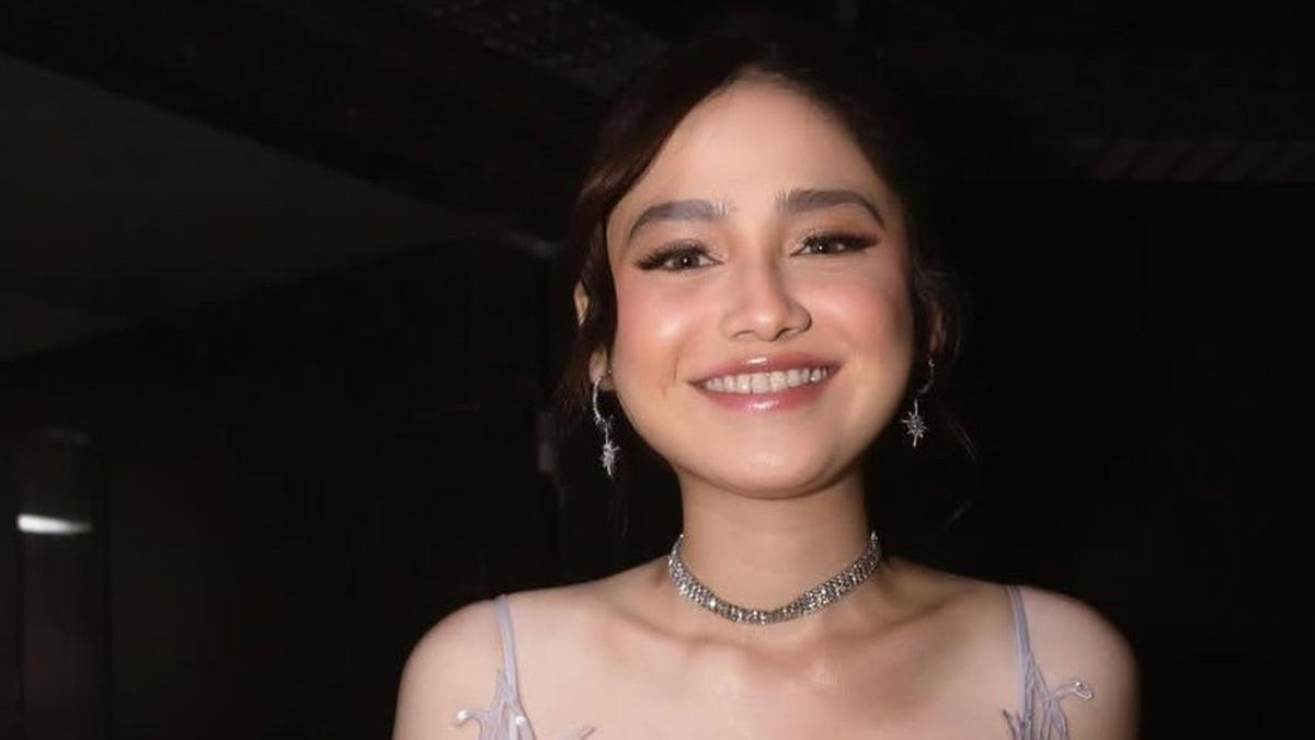 Potret Syifa Hadju Tampil bak Peri Dibalut Mini Dress Aksen Kupu-Kupu