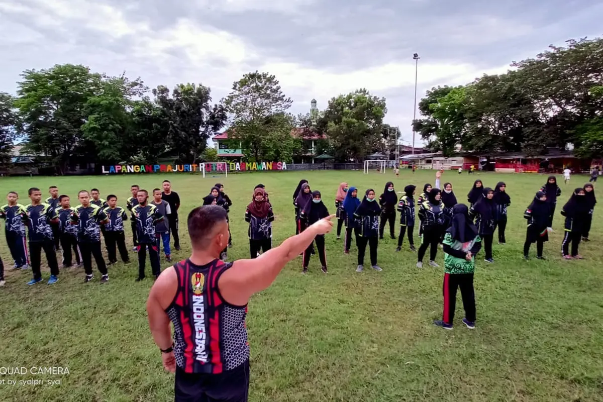 Lettu Kav Zet Yakhin Latih Warga Fitnes Gratis