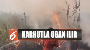 Petugas masih terus memadamkan kebakaran di Kebun Raya Sriwijaya, Ogan Ilir, Sumatra Selatan.