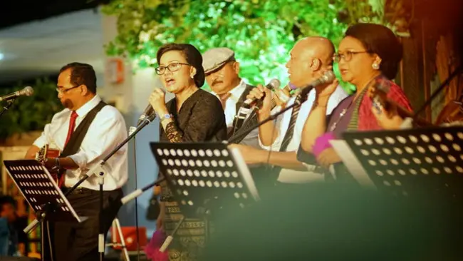 Elek Yo Band (Facebook: Menkeu Sri Mulyani)