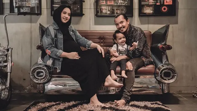 Dikarunia Anak Kedua, Ini 6 Potret Kebersamaan Cella 'Kotak' dan Keluarga Kecilnya