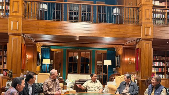 Seskab Teddy Bocorkan Isi Pertemuan Prabowo dan 5 Pengusaha Besar RI, Bahas Lapangan Kerja