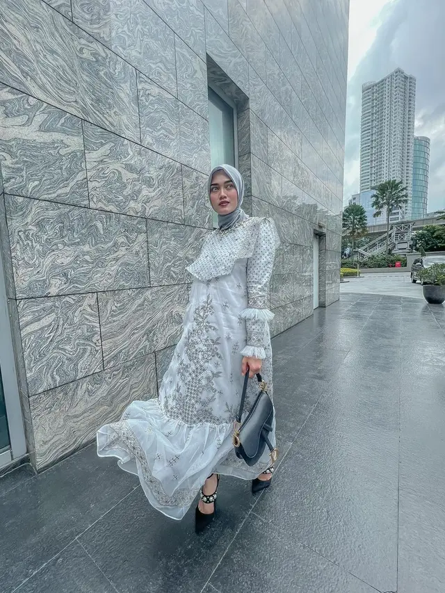 Aktris Berhijab Sepulang Umroh