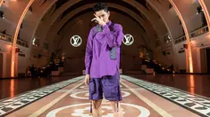 Kris Wu baru-baru ini terlihat menghadiri Paris Fashion Week 2019. Gaya santai yang sering dikenakan Kris Wu juga menjadi pilihan untuk menghadiri acara tersebut. (Liputan6.com/IG/@kriswu)