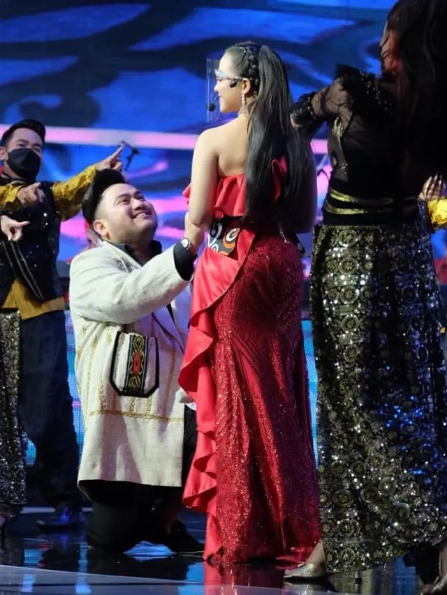 Findi Artika dan Nassar Sungkar (https://www.instagram.com/p/CWOnIz6hKpx/)