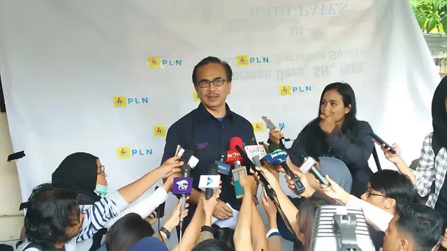 Kepala Satuan Komunikasi Corporate PT Perusahaan Listrik Negara (PLN), I Made Suprateka. Dok Merdeka.com/Dwi Aditya Putra