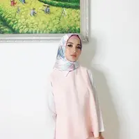 Setelah memutuskan berhijab, Chacha Frederica tak mau dianggap sudah menjadi sosok yang baik. Ia menegaskan jika dirinya masih sama seperti Chacha yang dikenal sebelumnya. (Foto: instagram.com/chafrederica)