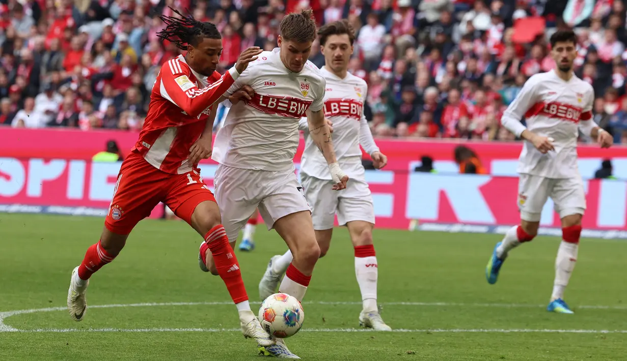 Hal itu didapat setelah Die Roten menang 4-2 atas VfB Stuttgart dalam laga pekan ke-30 yang berlangsung di Allianz Arena, Munchen. (AFP/Alexandra Beier)