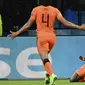 Gol penentu tiba pada menit ke-85 ketika umpan terobosan apik Nathan Ake berhasil dituntaskan oleh Dumfries. Skor berubah menjadi 3-2 dan bertahan hingga akhir pertandingan. Belanda berhasil memenangkan pertandingan dan menjadi peringkat dua klasemen sementara Grup C. (Foto: AFP/Pool/John Thys)