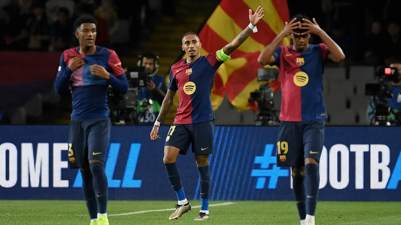 Rapinha Hattrick, Barcelona Bungkam Bayern Munchen